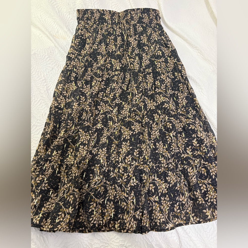 Elegant Black and Cream Floral Maxi Skirt